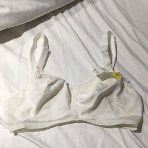 Warner’s 36D white cotton spandex bra NWT no wire 2 of same per set
